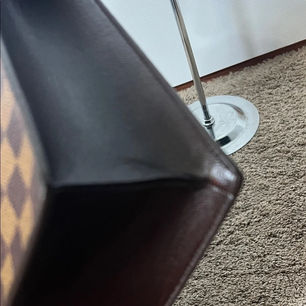 2062 LV Sac Plat Handbag